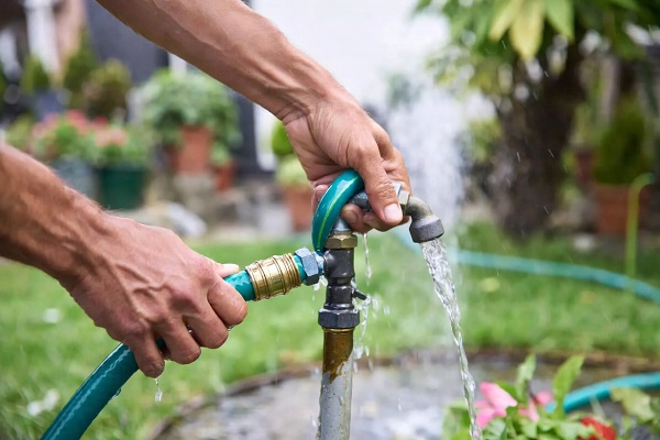 garden-hose-kinking-feature-gardenlea